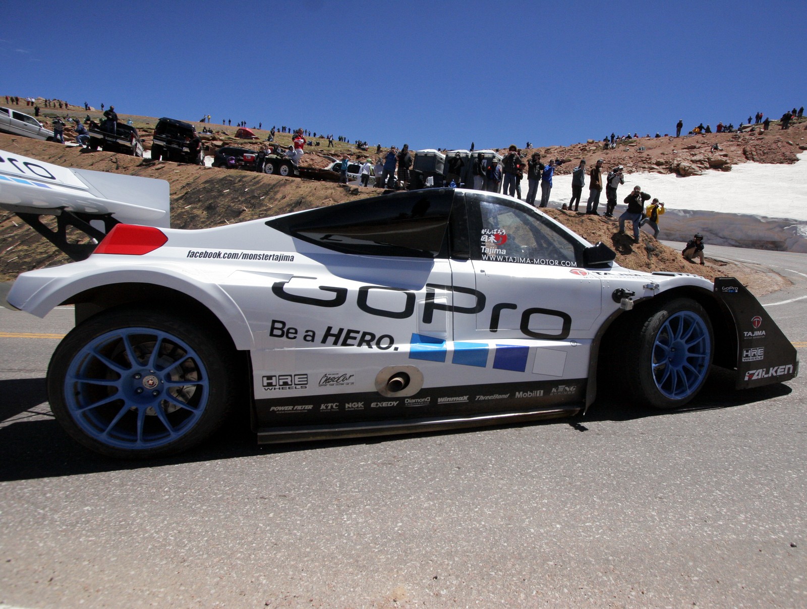 Nobuhiro Tajima's Suzuki SX4 climbing Pikes Peak in 2011