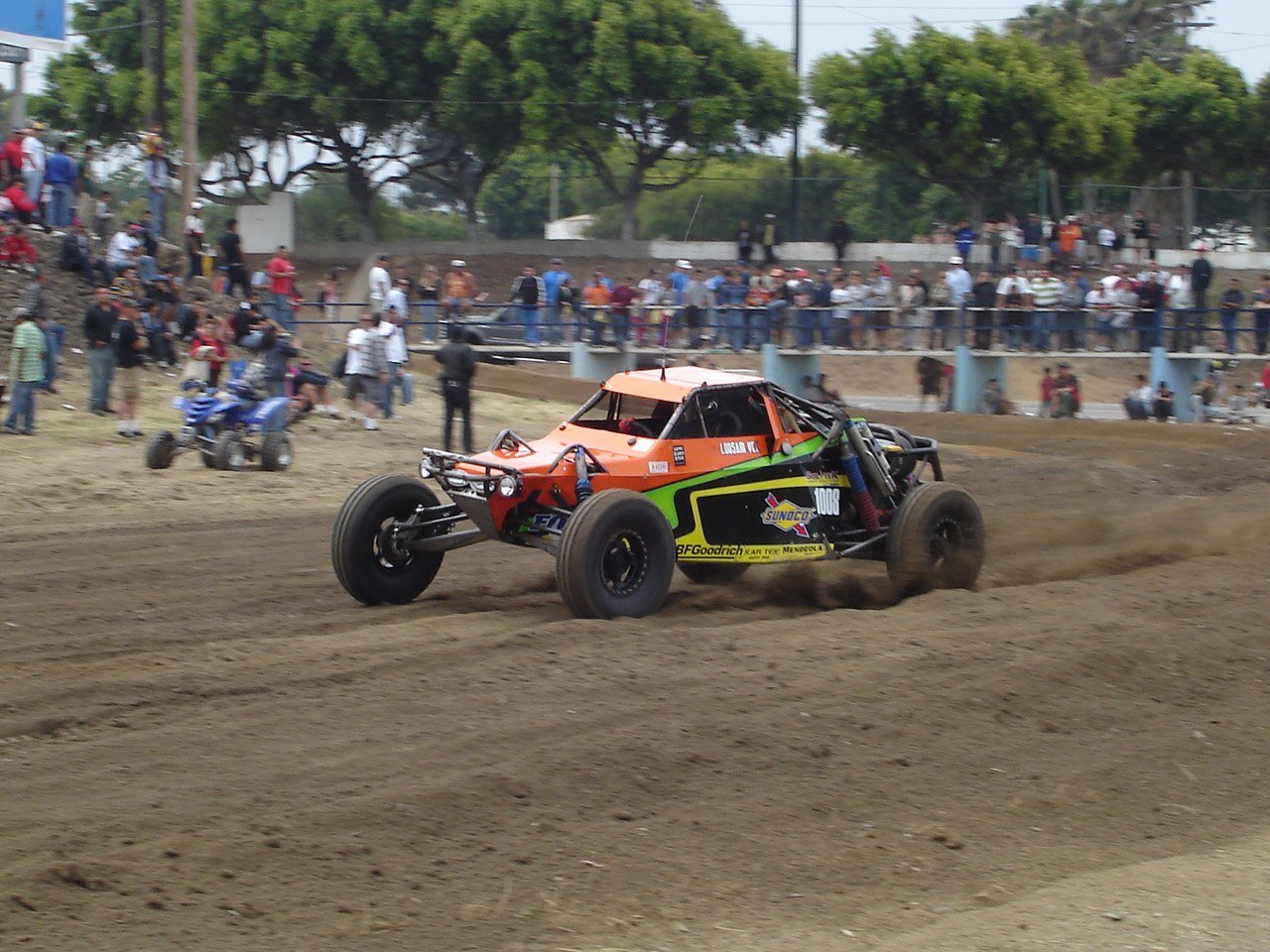 Lobsam Yee’s SCORE Class 10 turning into the Ensenada river at the start of the 2007 Baja 500 — photo by LPhillippi